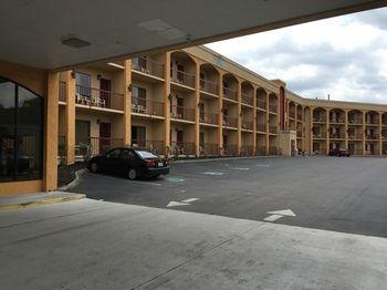 Smokies Inn & Suites Kodak Exterior foto